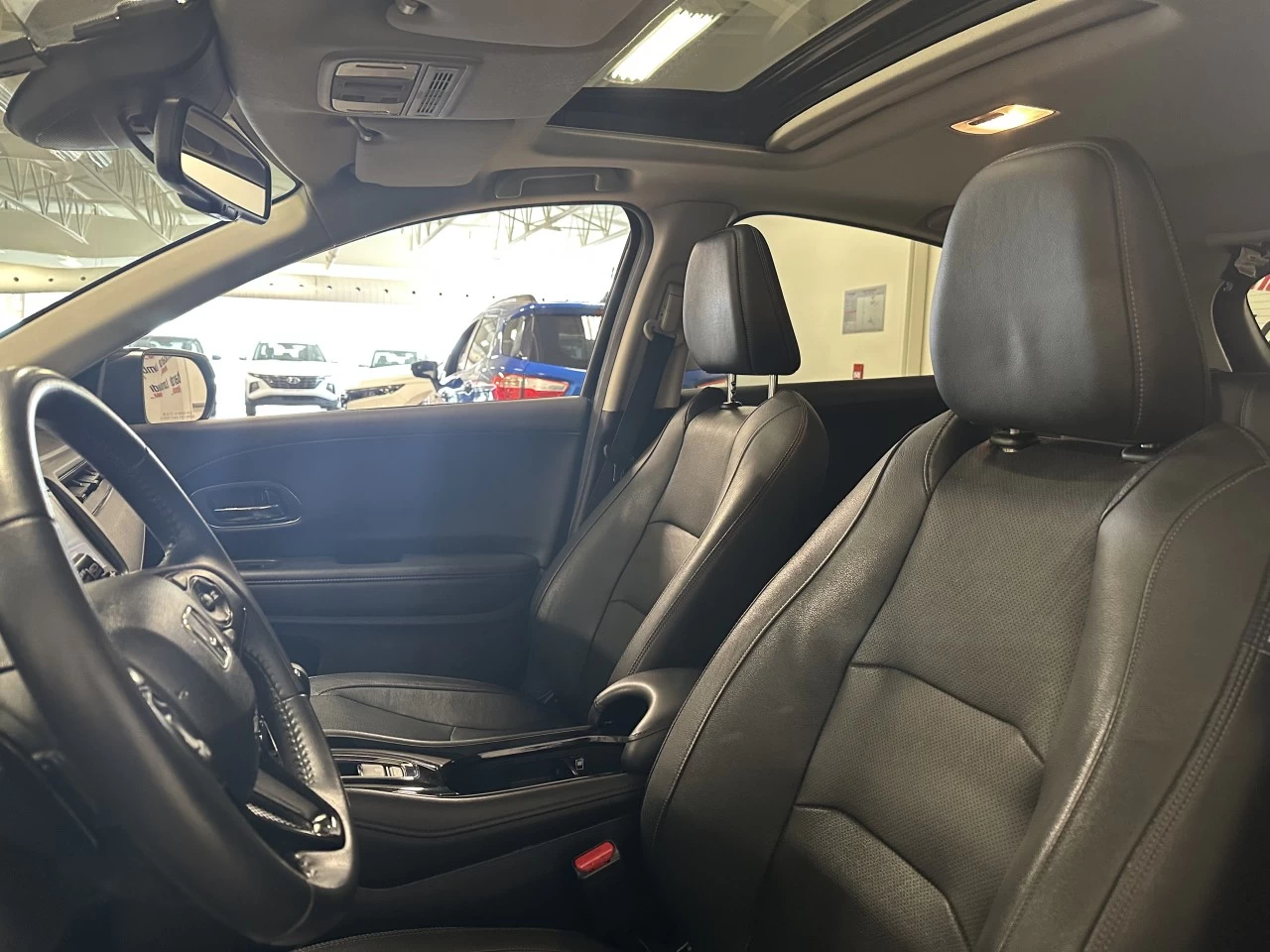 2019 Honda HR-V Touring Main Image