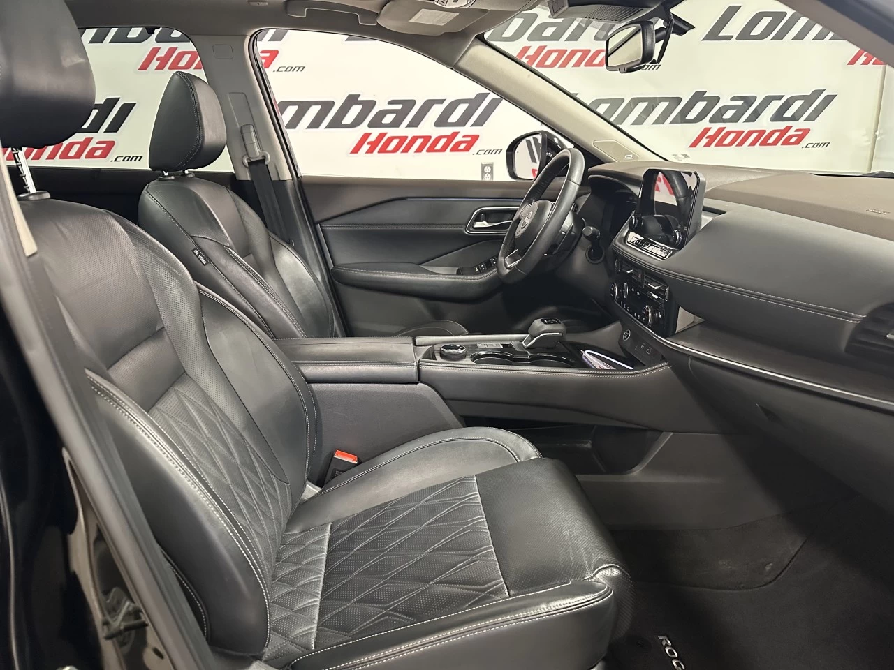 2022 Nissan Rogue Platinum Main Image