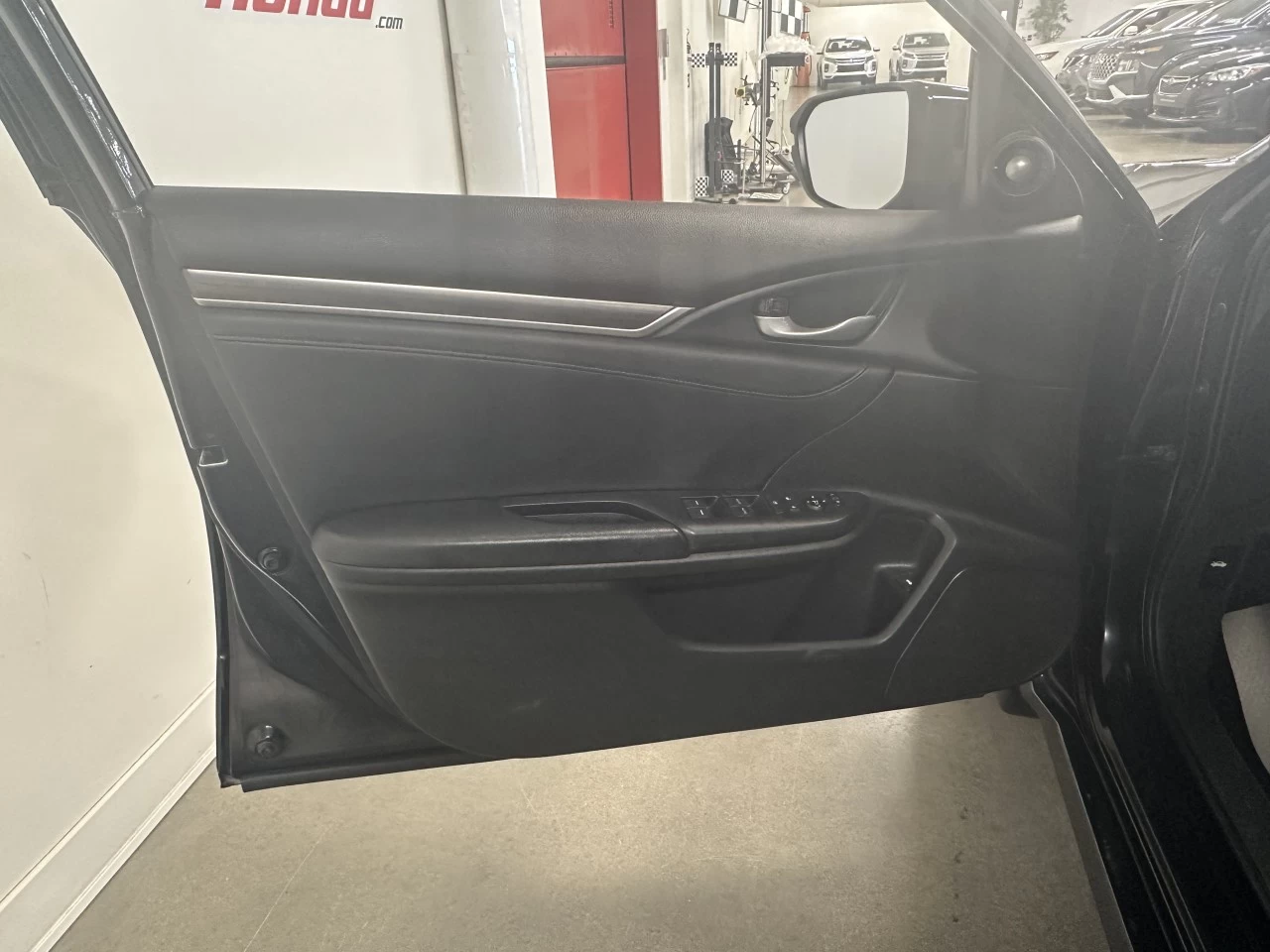 2020 Honda Civic
                                                    Touring Main Image