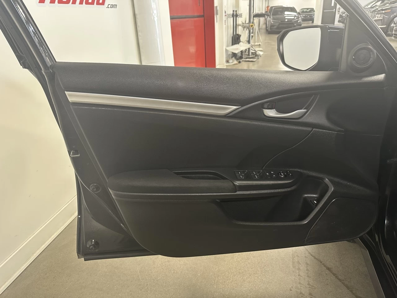 2020 Honda Civic
                                                    LX Main Image