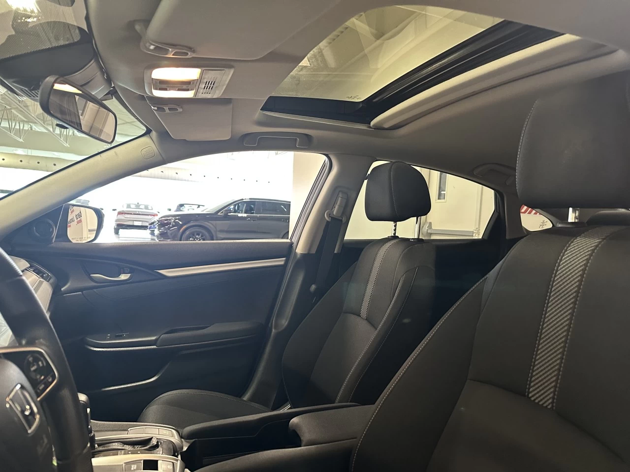 2018 Honda Civic
                                                    EX Image principale
