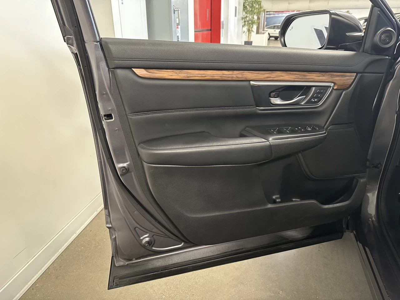 2021 Honda CR-V
                                                    Touring/Black Edition Main Image