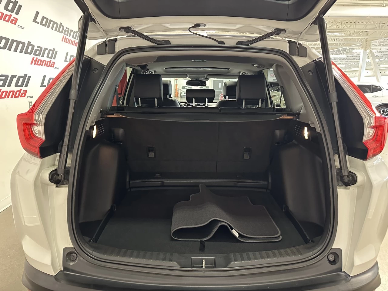 2019 Honda CR-V EX-L https://www.lombardihonda.com/resize/b990ff35b810a3abc0cc817b2ca24889-1