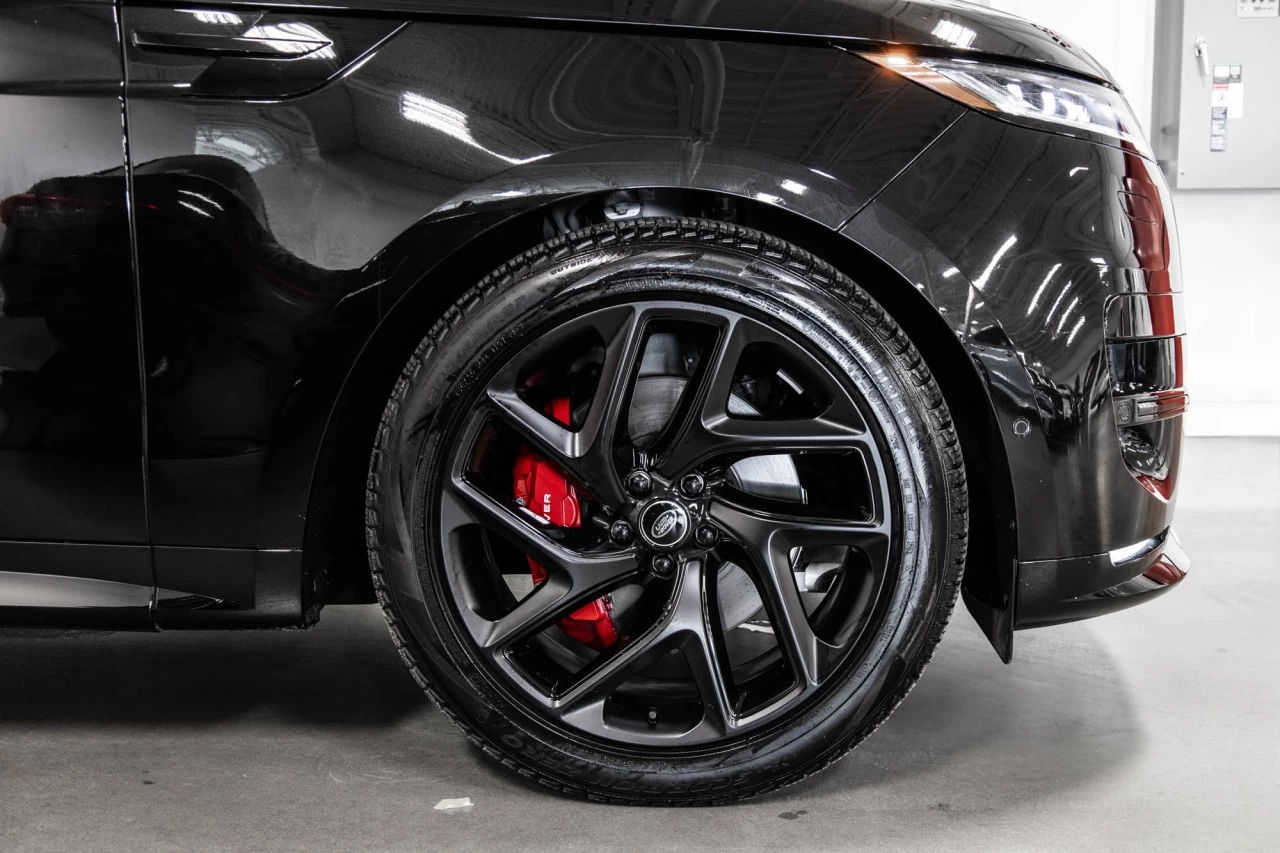2025 Land Rover Range Rover Sport Dynamic SE https://www.lombardihonda.com/resize/b990ff35b810a3abc0cc817b2ca24889-1