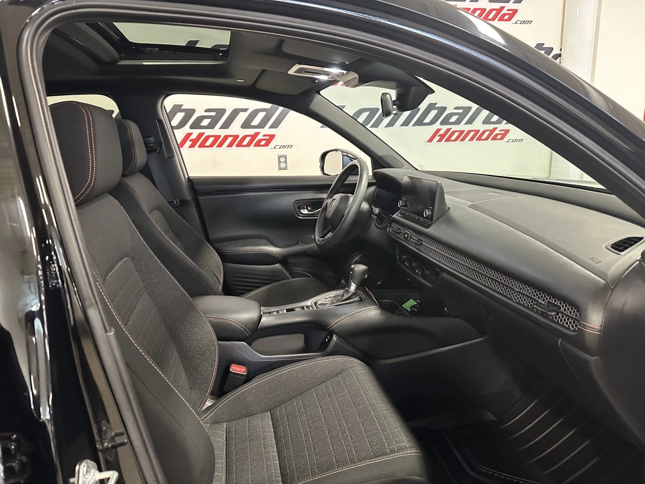 2024 Honda HR-V Sport-B Main Image