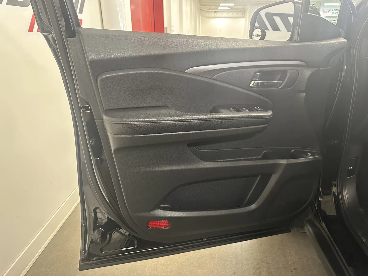 2021 Honda Pilot LX Main Image