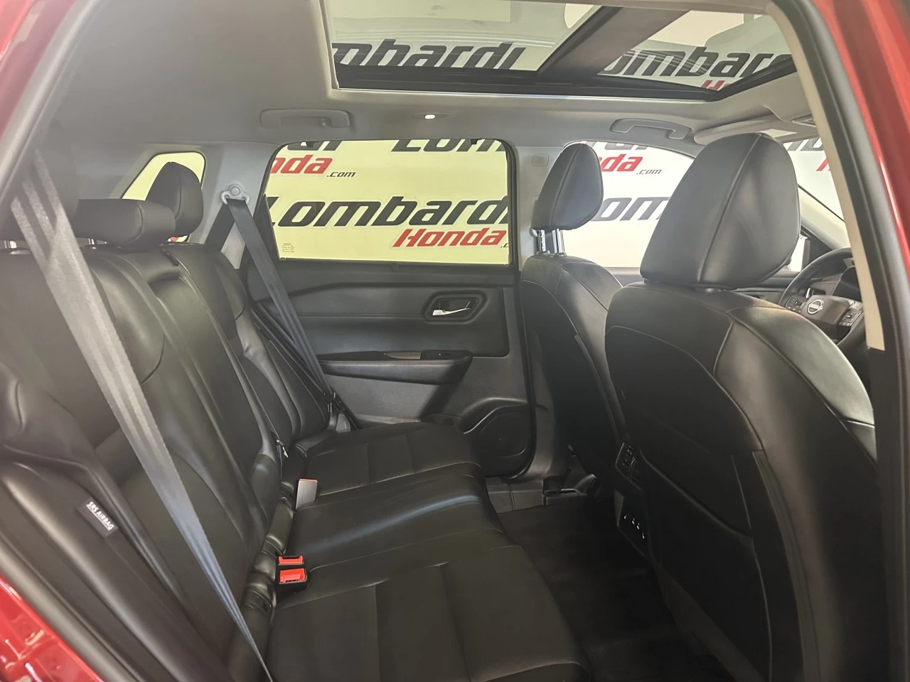 2025 Nissan Rogue SV Main Image