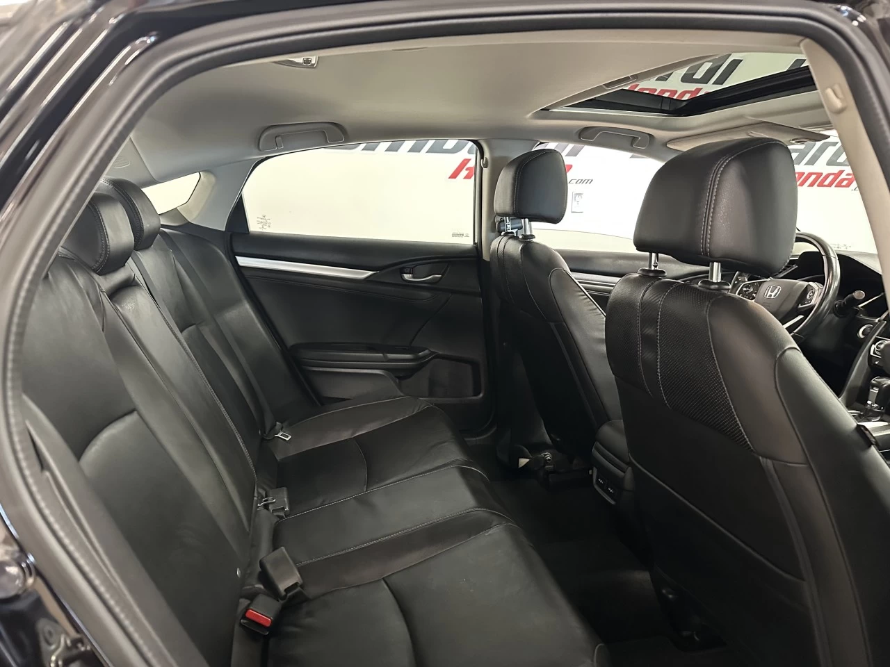2016 Honda Civic Touring Main Image