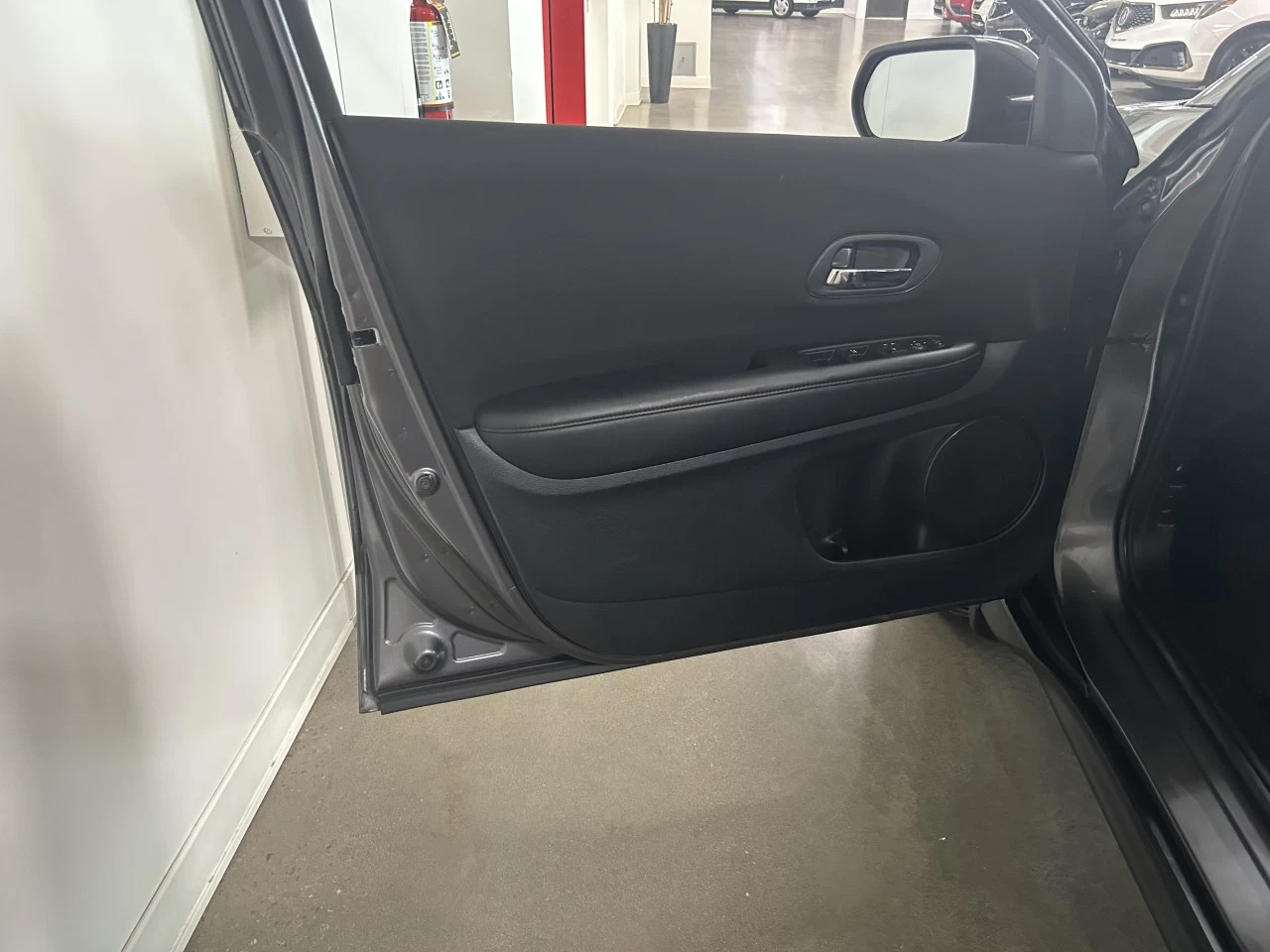 2017 Honda HR-V LX https://www.lombardihonda.com/resize/b990ff35b810a3abc0cc817b2ca24889-1