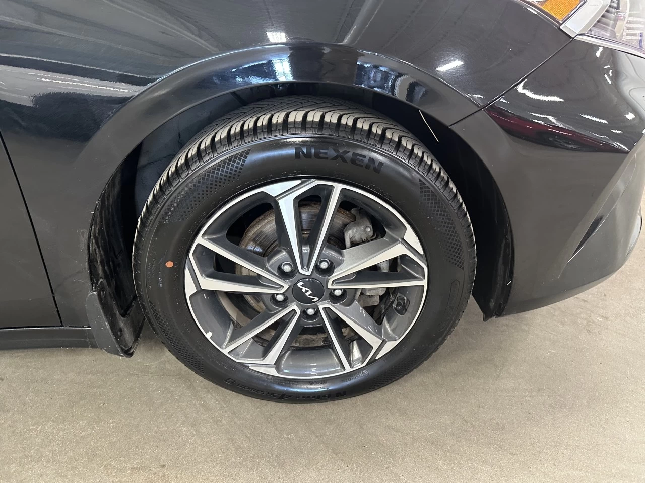 2023 Kia Forte EX Image principale