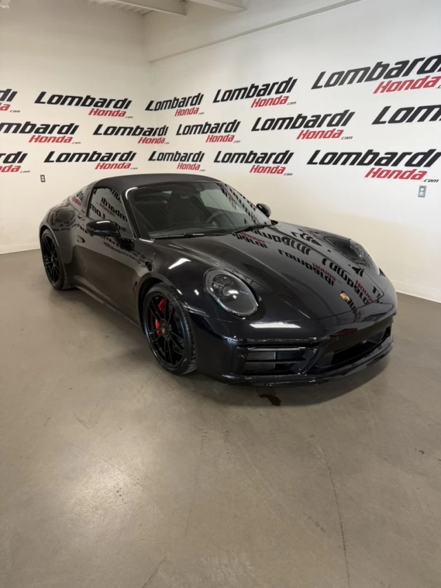 Porsche 911 4 GTS 2024