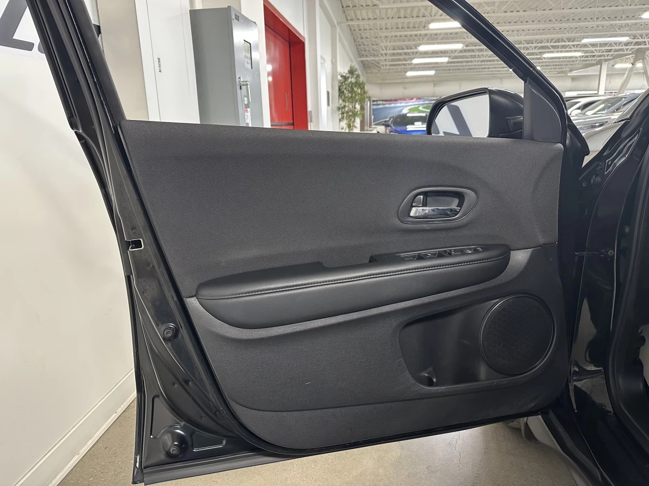2022 Honda HR-V LX Main Image