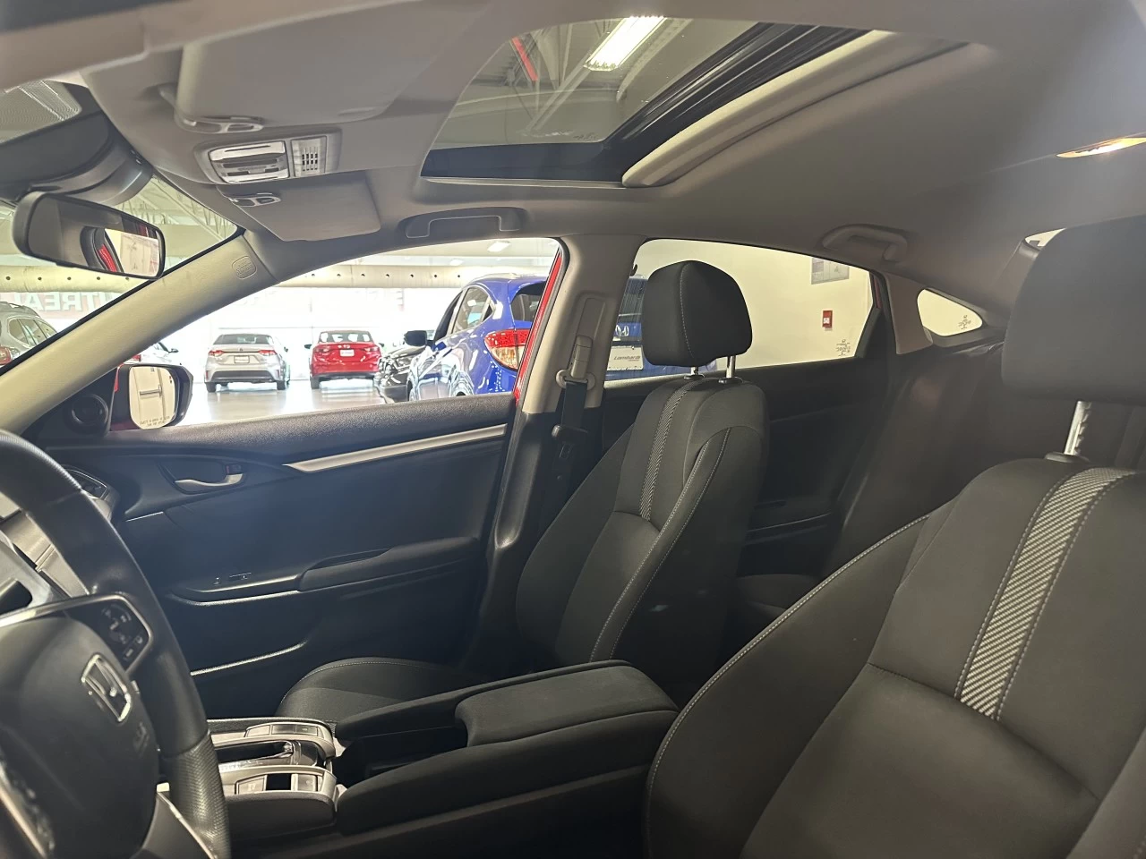 2017 Honda Civic
                                                    EX Main Image
