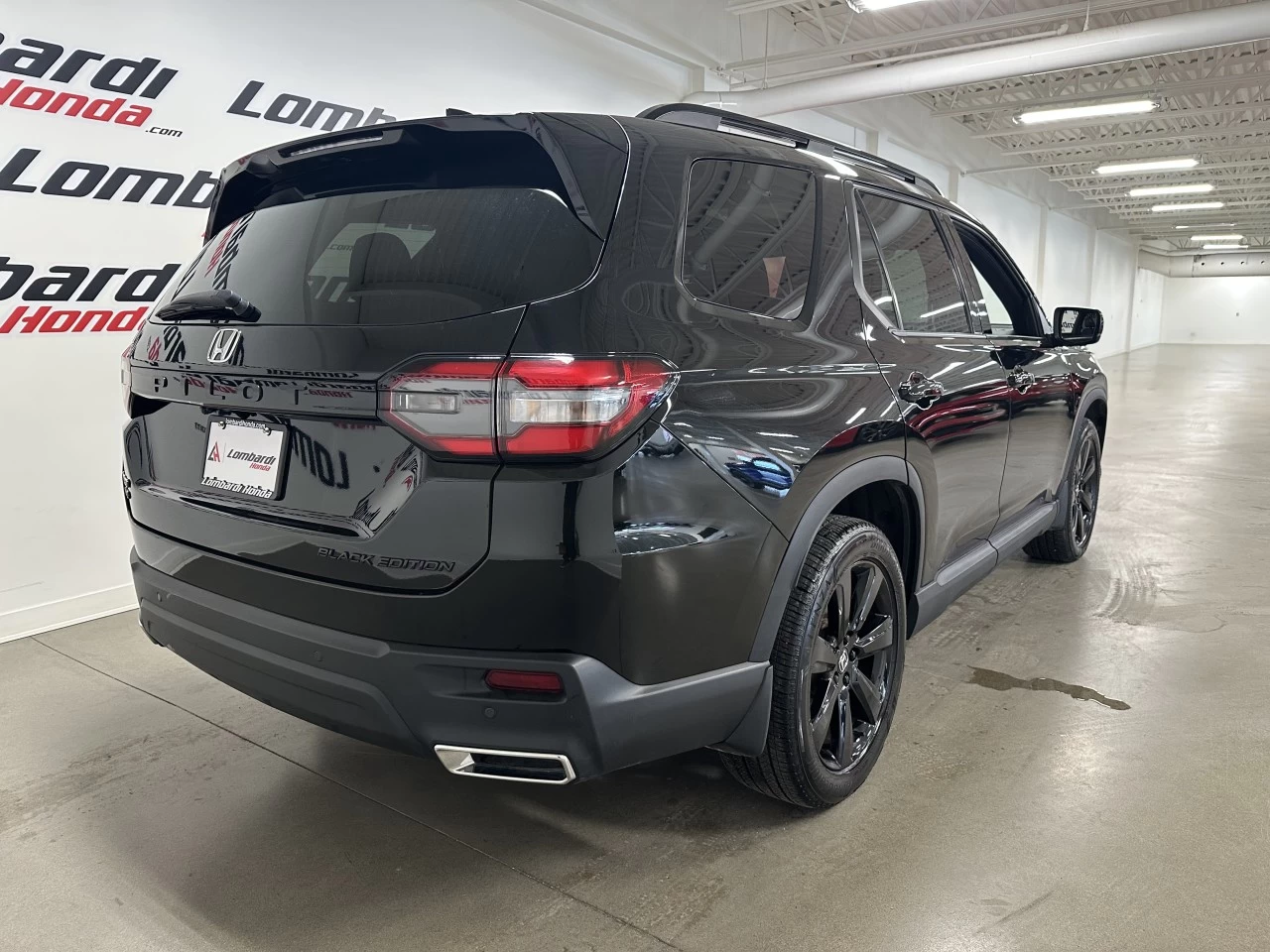 2025 Honda Pilot Black Edition Main Image