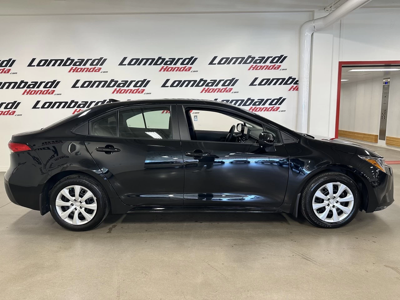 2024 Toyota Corolla
                                                    LE Main Image