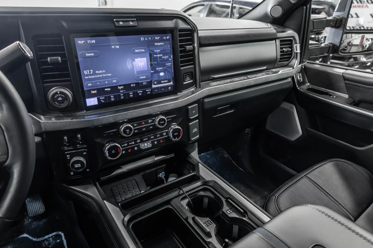 2025 Ford F-250 Platinum Main Image