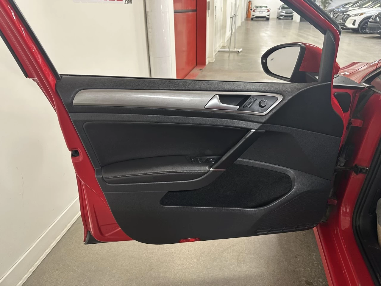 2017 Volkswagen Golf Trendline/Comfortline/Highline Main Image