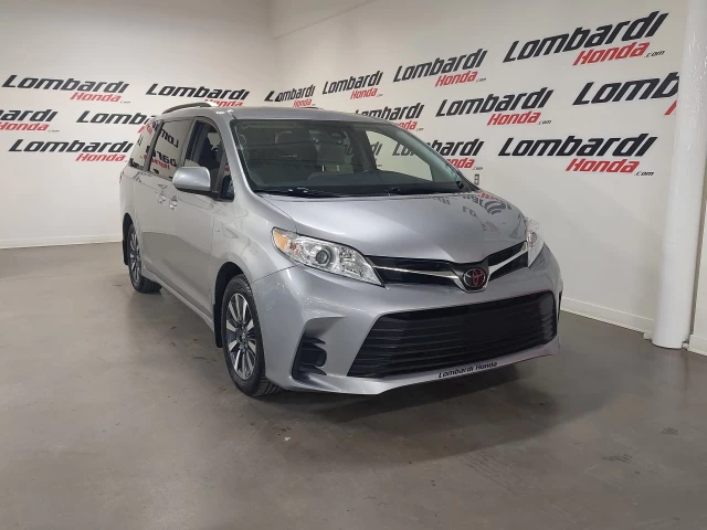 Toyota Sienna LE 2018