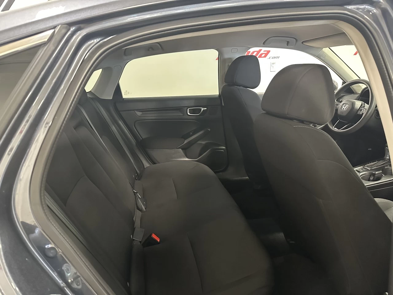 2023 Honda Civic LX Image principale