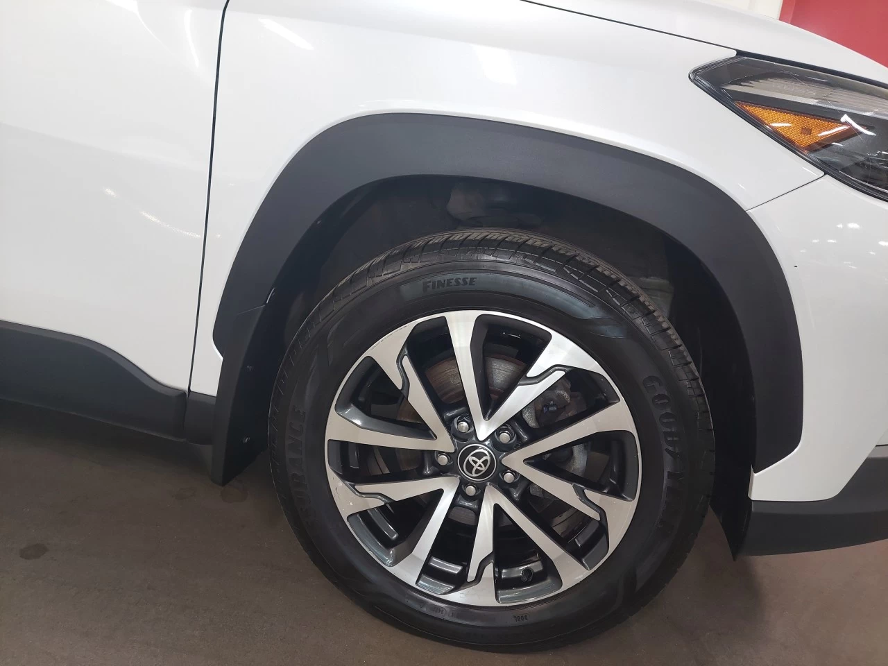2022 Toyota Corolla Cross
                                                    XLE Main Image