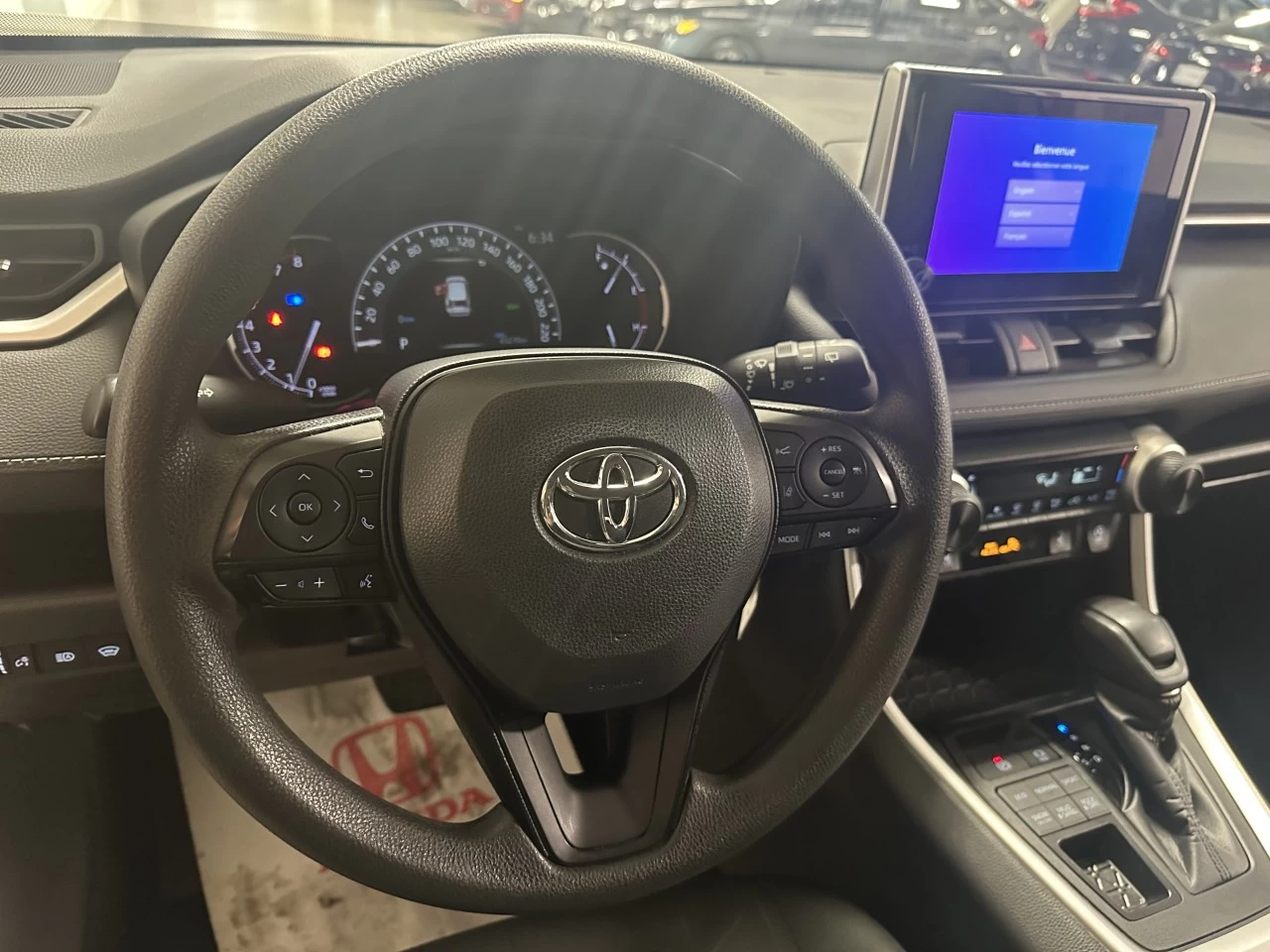 2024 Toyota RAV4 LE Image principale