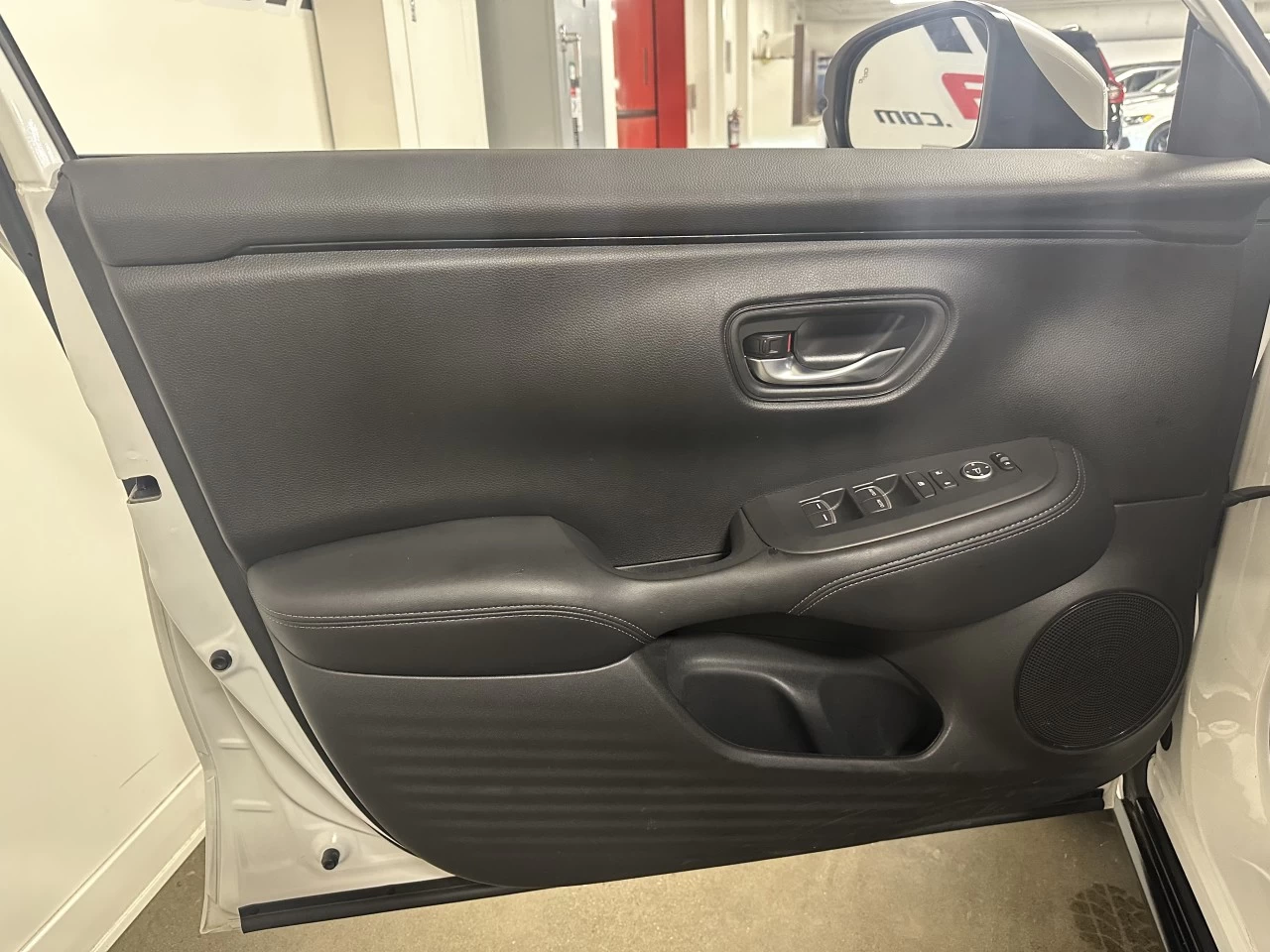 2025 Honda HR-V EX-L Navi Main Image