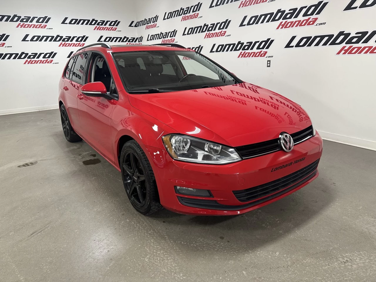 2017 Volkswagen Golf Trendline/Comfortline/Highline Main Image