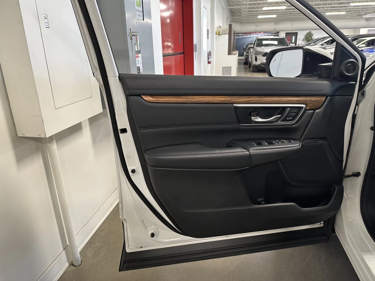 2019 Honda CR-V Touring Main Image
