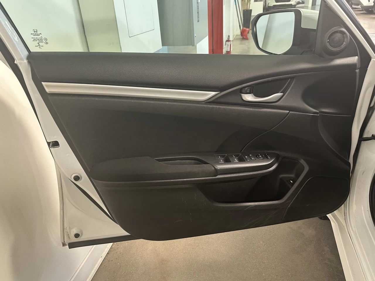 2020 Honda Civic
                                                    LX Image principale