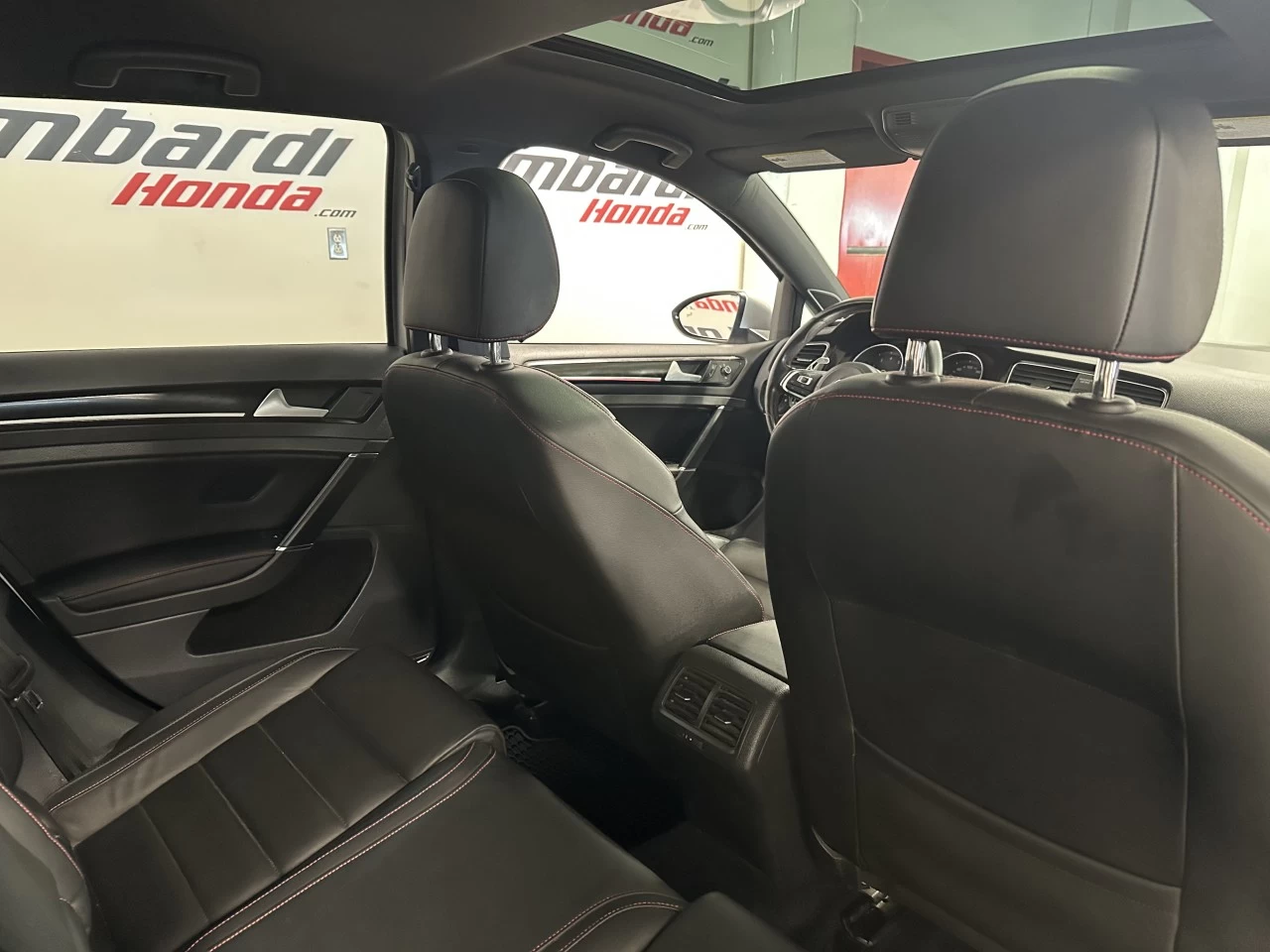 2016 Volkswagen Golf Autobahn Main Image