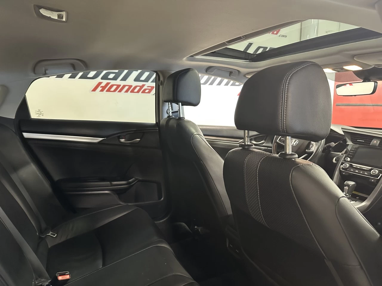 2020 Honda Civic
                                                    Touring Main Image