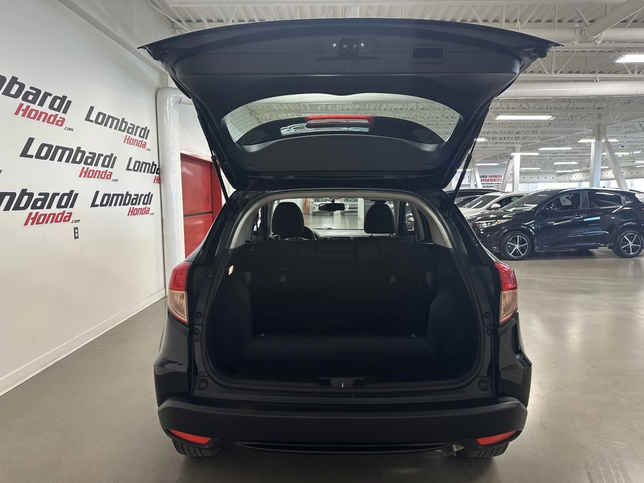 2016 Honda HR-V
                                                    LX Main Image