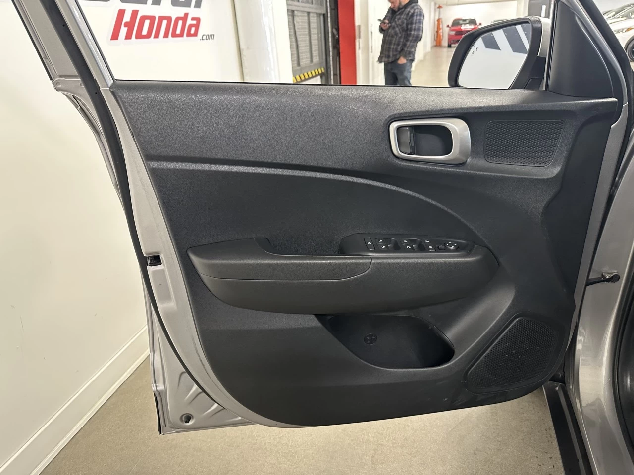 2023 Hyundai Venue Preferred Main Image