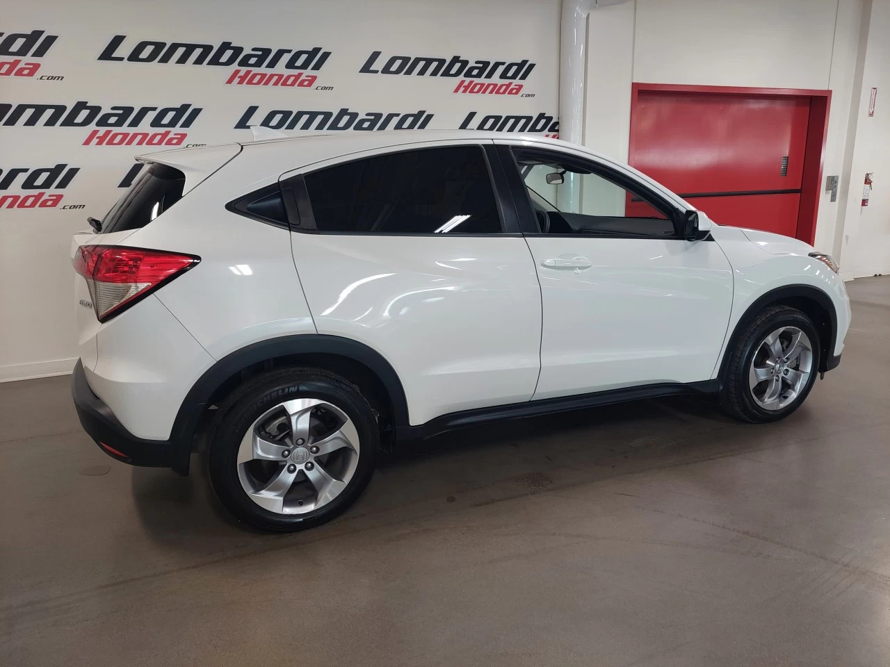 2019 Honda HR-V
                                                    LX Main Image