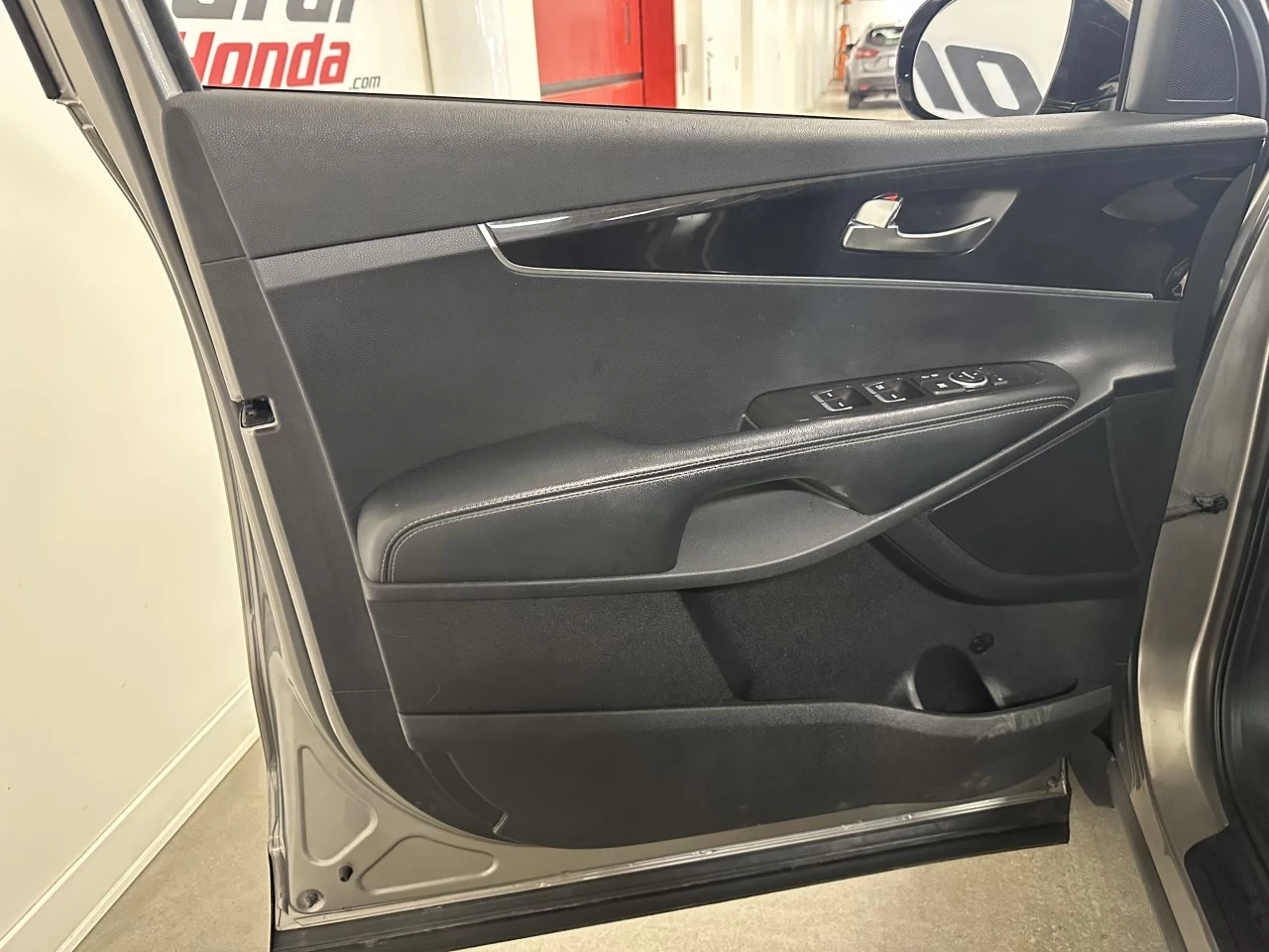 2017 Kia Sorento LX Main Image