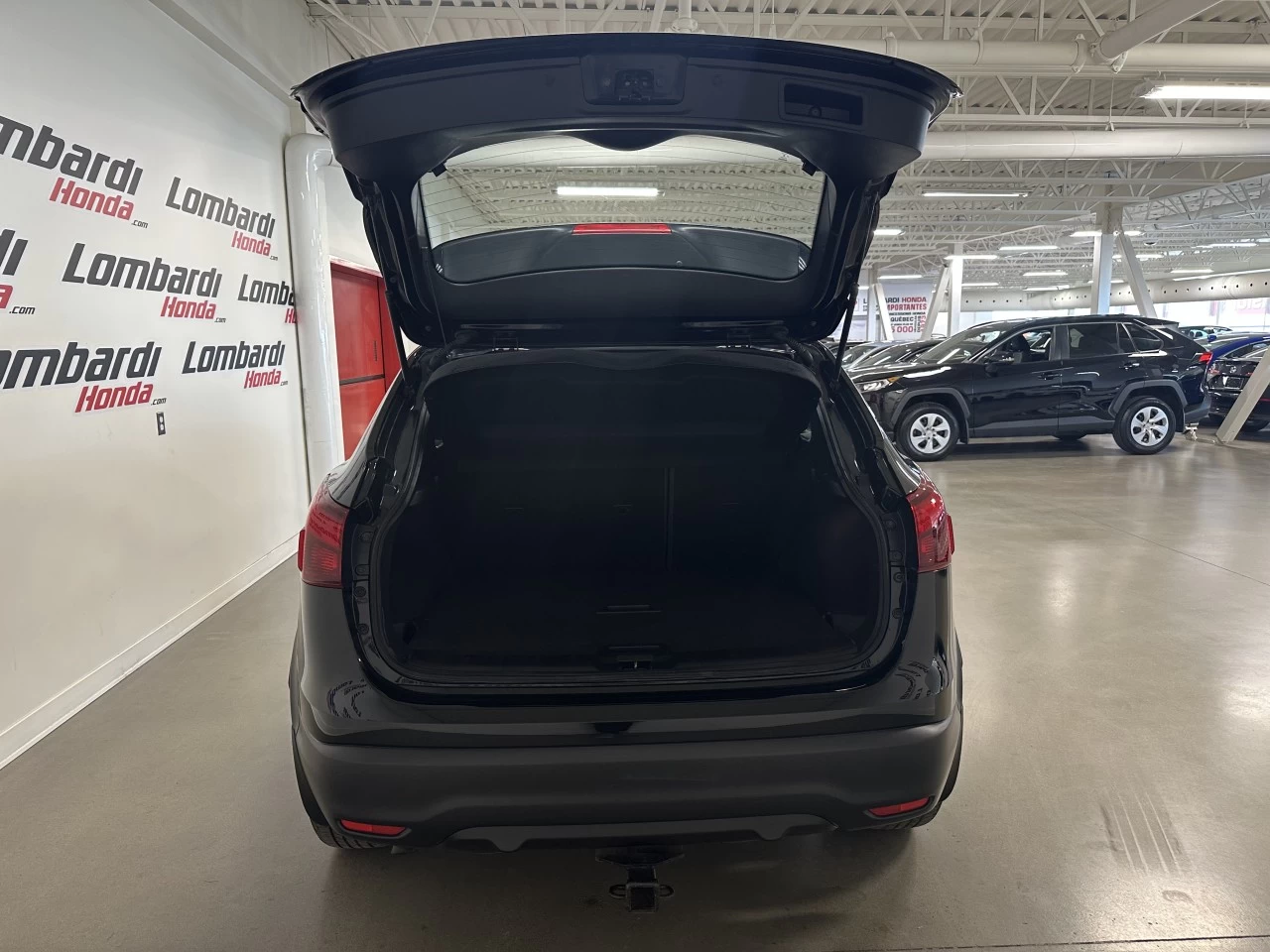 2018 Nissan Qashqai
                                                    SV Main Image