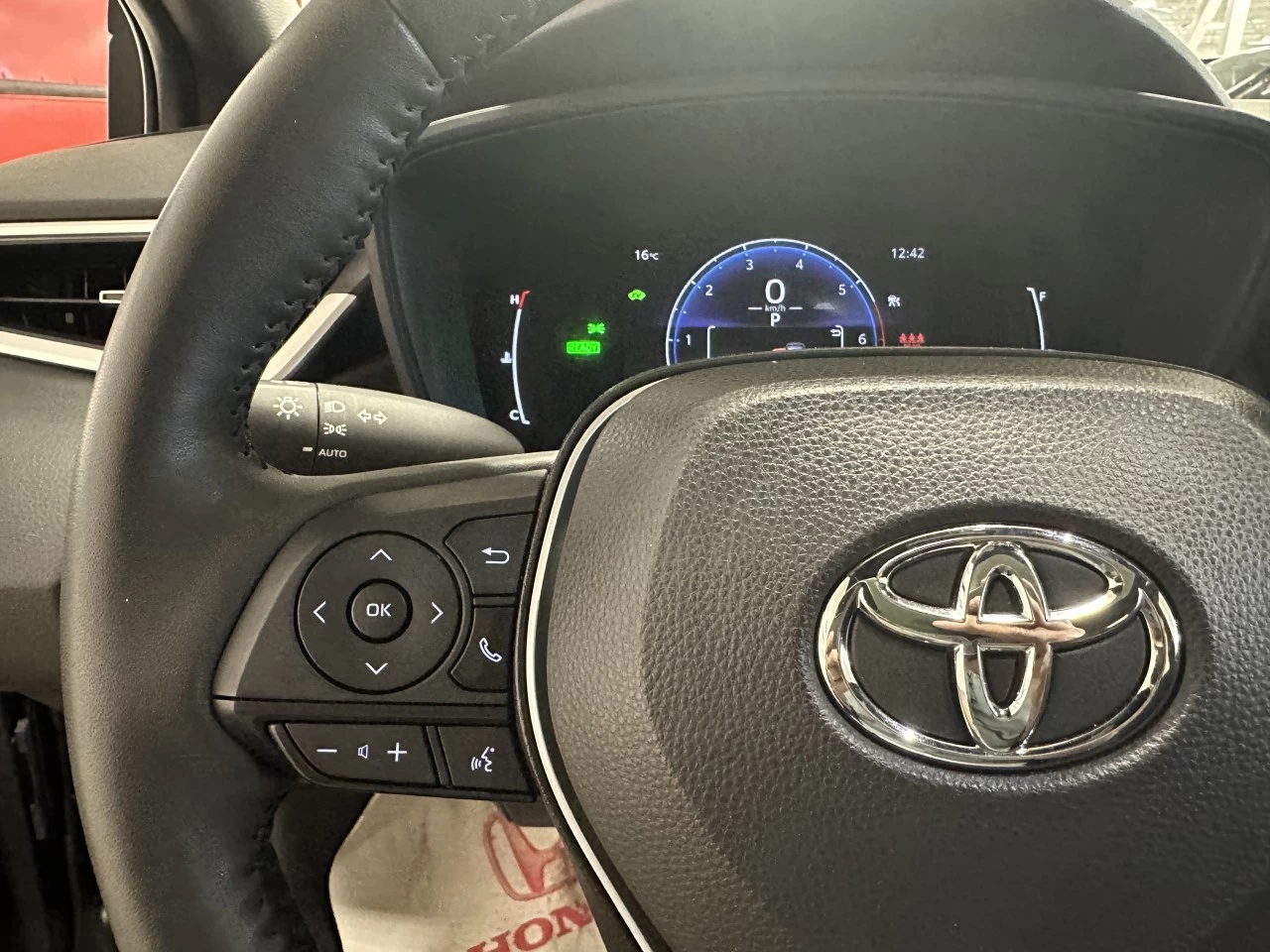 2024 Toyota Corolla
                                                    Hybrid Image principale