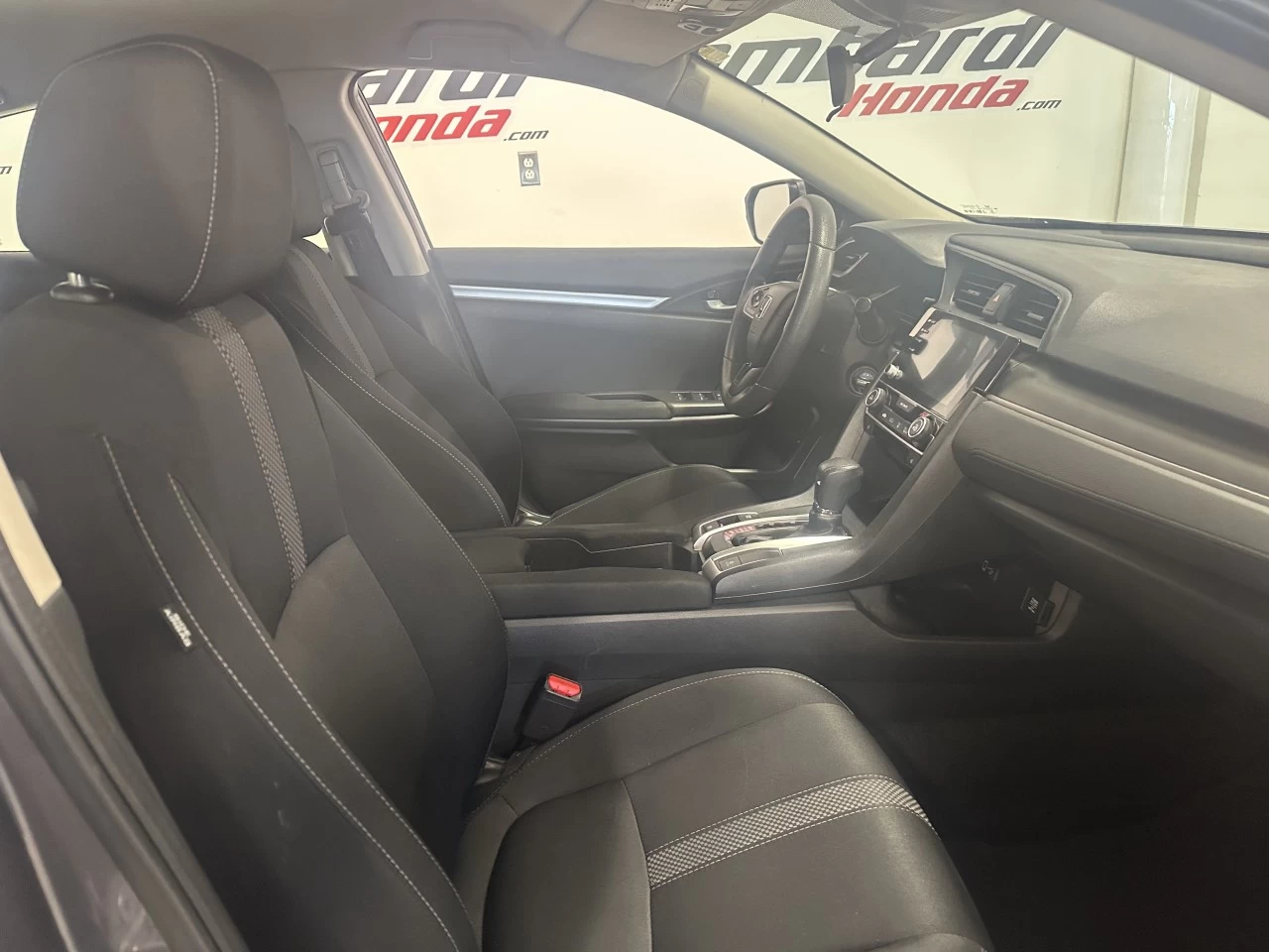 2020 Honda Civic Berline LX Main Image