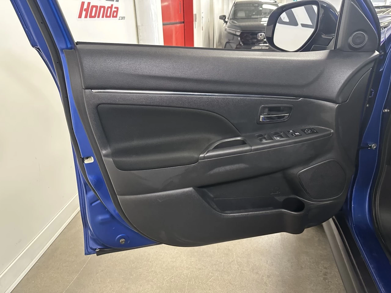 2024 Mitsubishi RVR SE Image principale