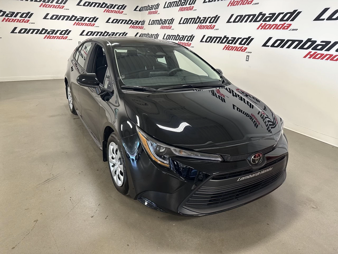 2024 Toyota Corolla
                                                    LE Main Image