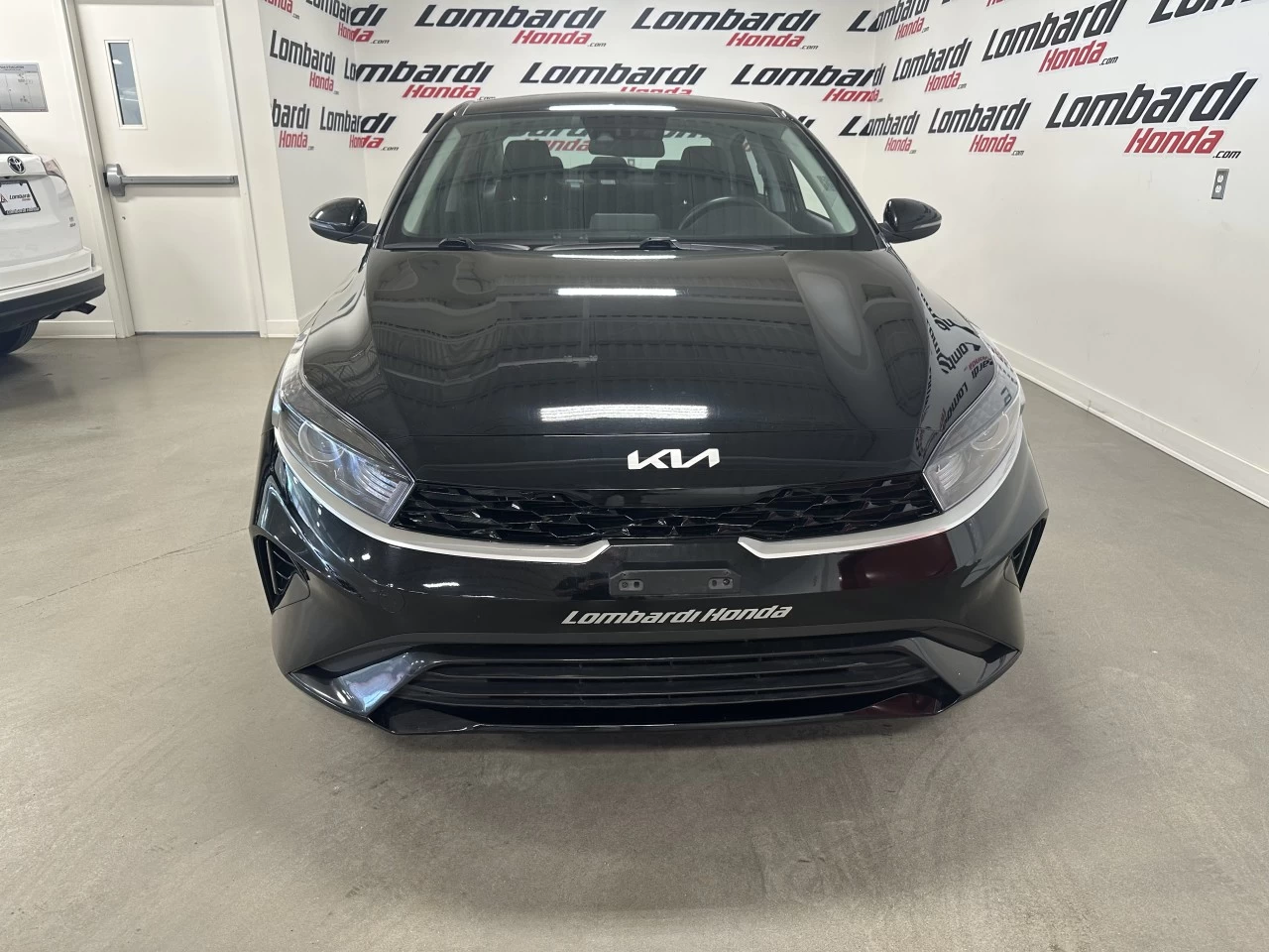2023 Kia Forte EX Image principale