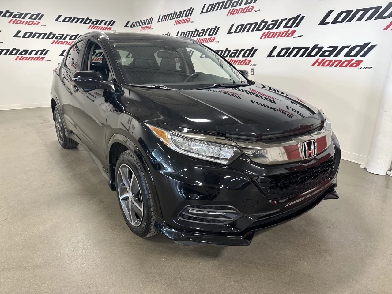 2019 Honda HR-V Touring https://www.lombardihonda.com/resize/b990ff35b810a3abc0cc817b2ca24889-1