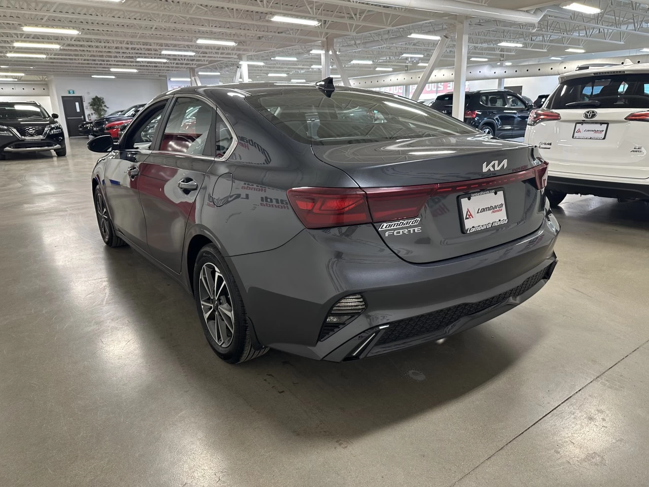 2023 Kia Forte EX Image principale