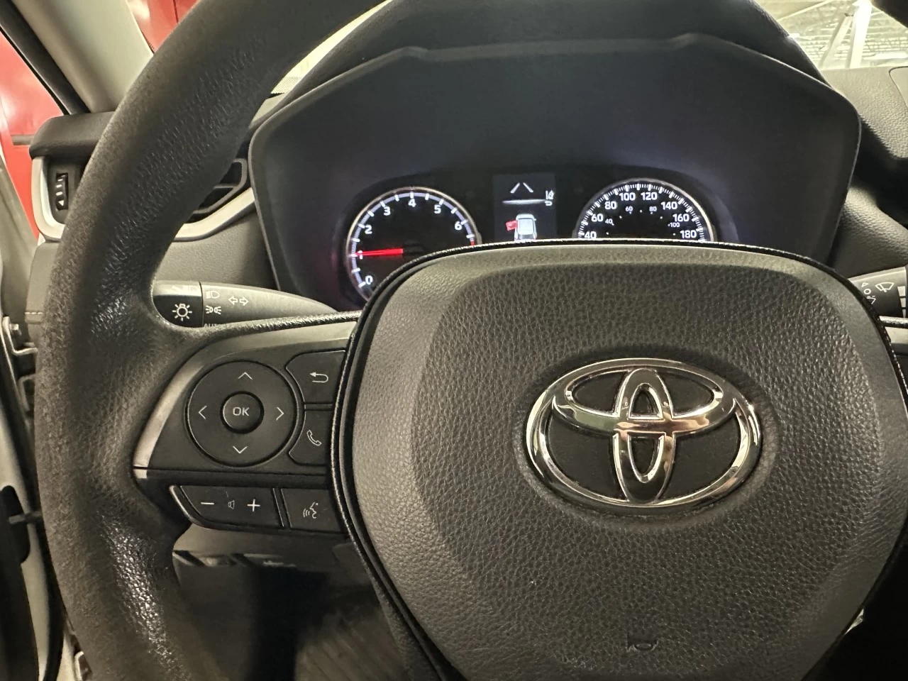 2020 Toyota RAV4 LE Main Image