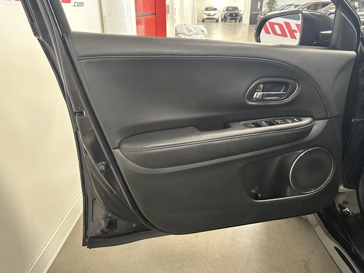 2019 Honda HR-V Touring Main Image