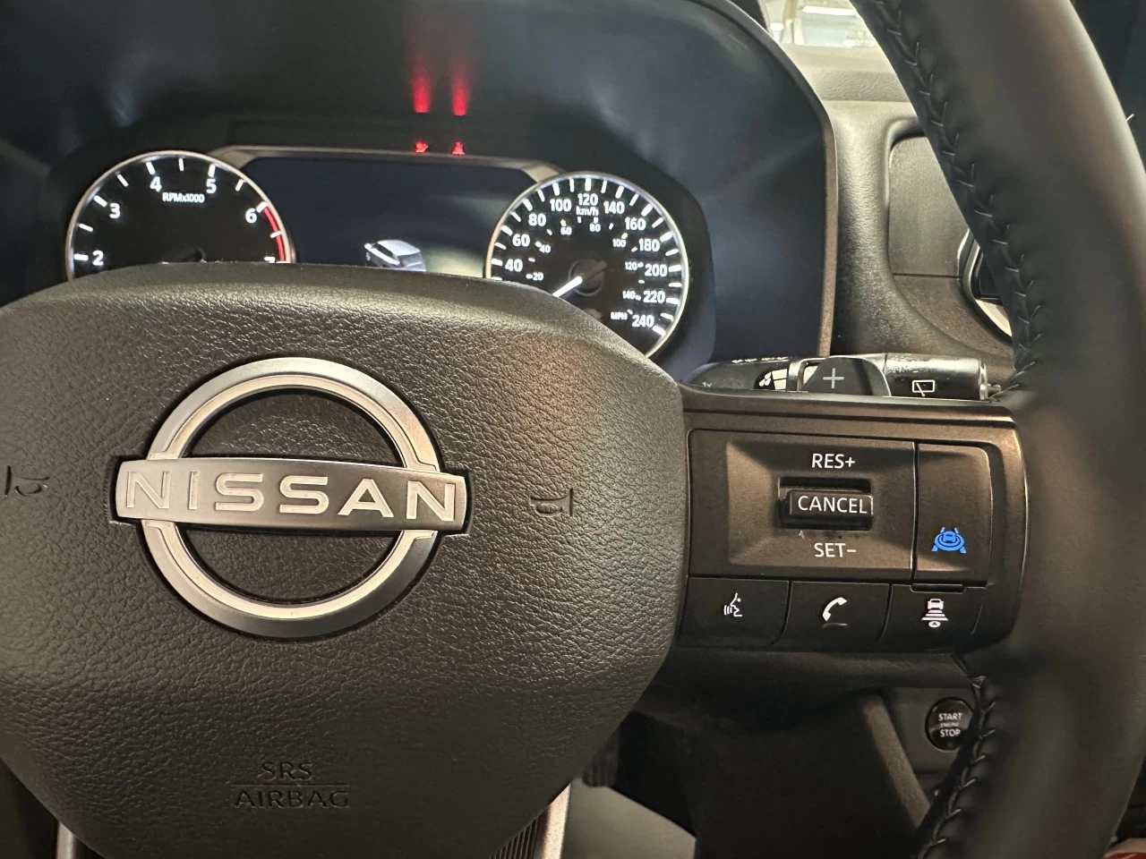 2025 Nissan Rogue SV Main Image