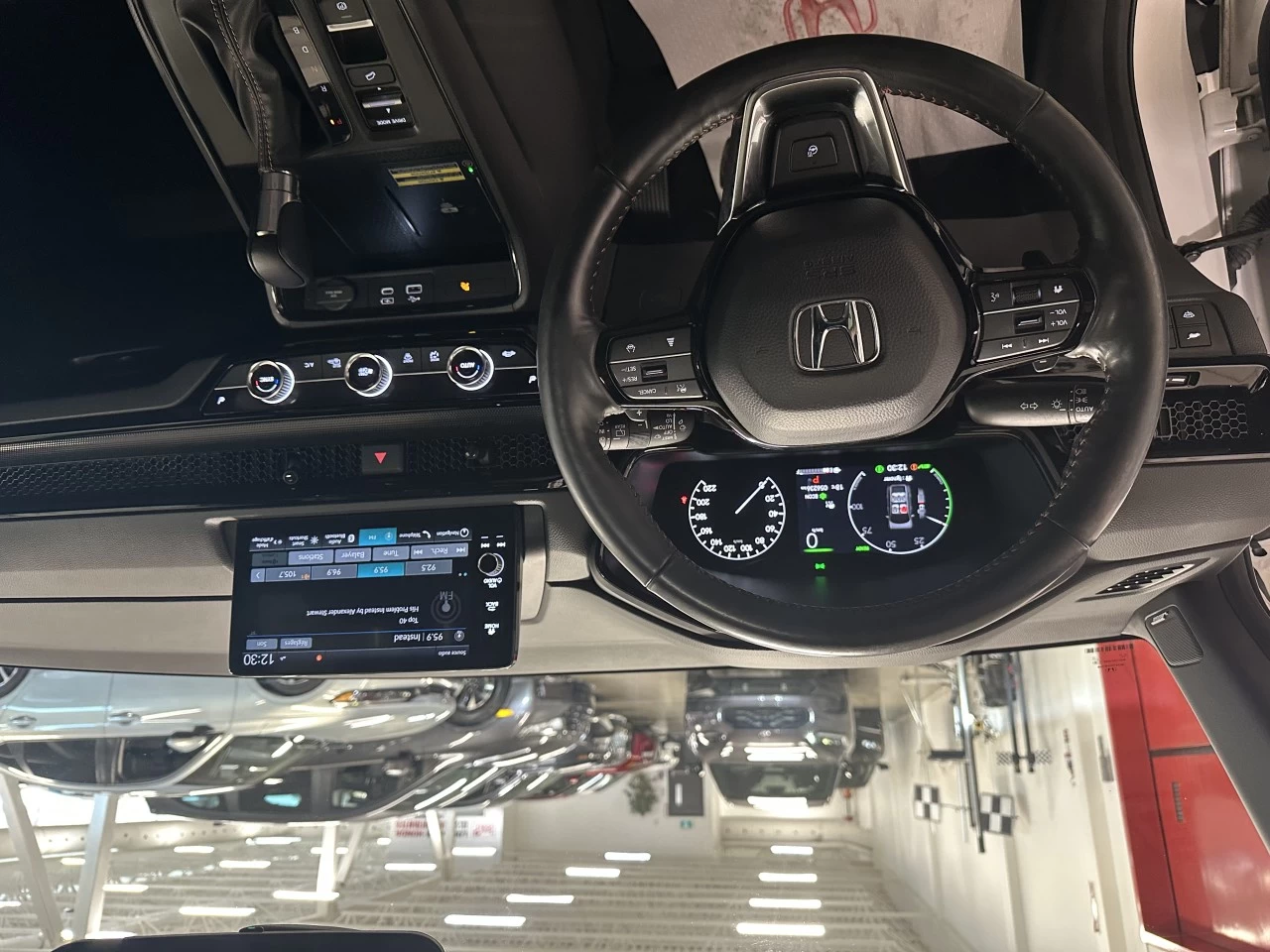 2023 Honda CR-V Touring https://www.lombardihonda.com/resize/b990ff35b810a3abc0cc817b2ca24889-1