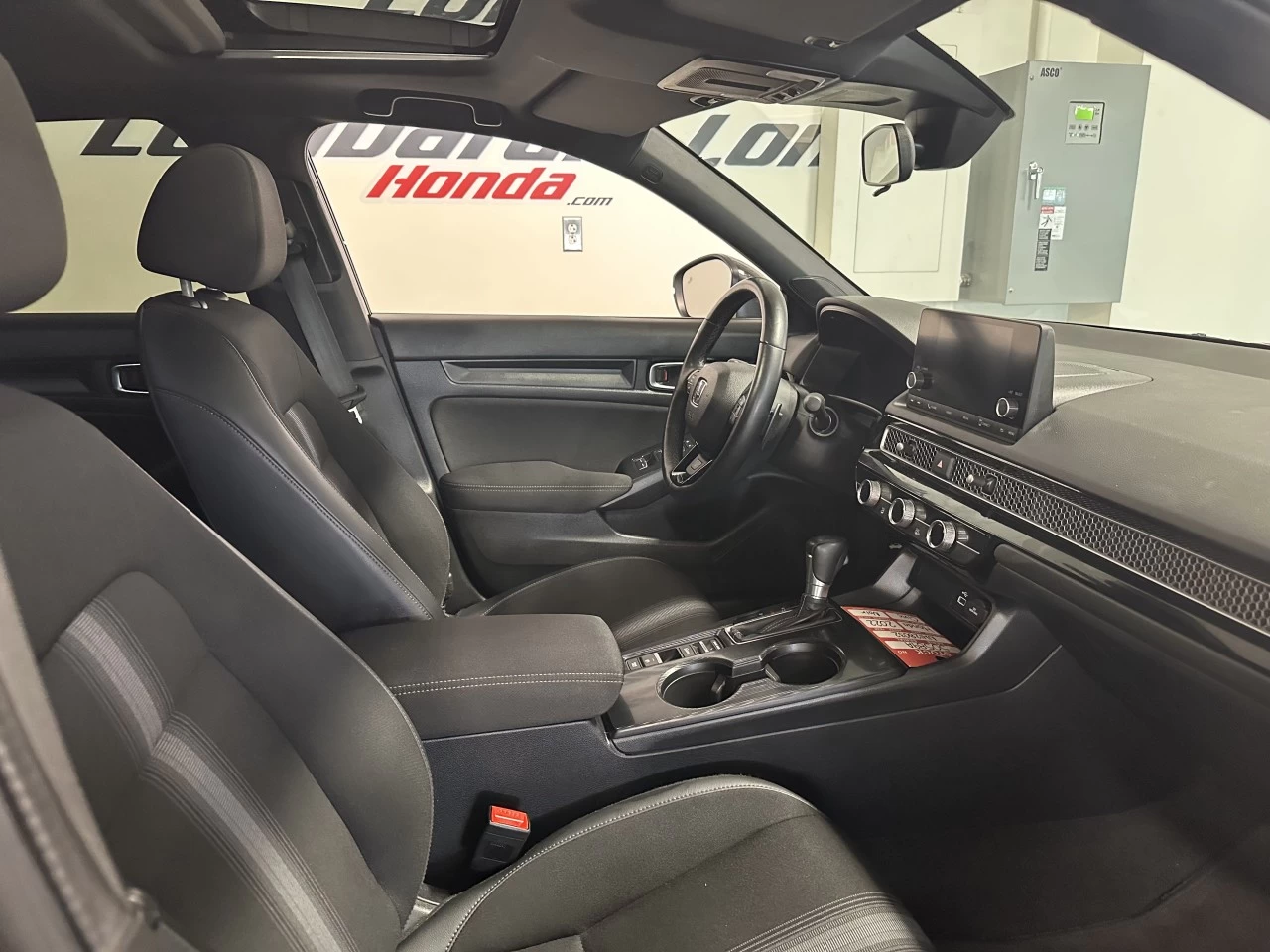 2022 Honda Civic
                                                    Sport Main Image