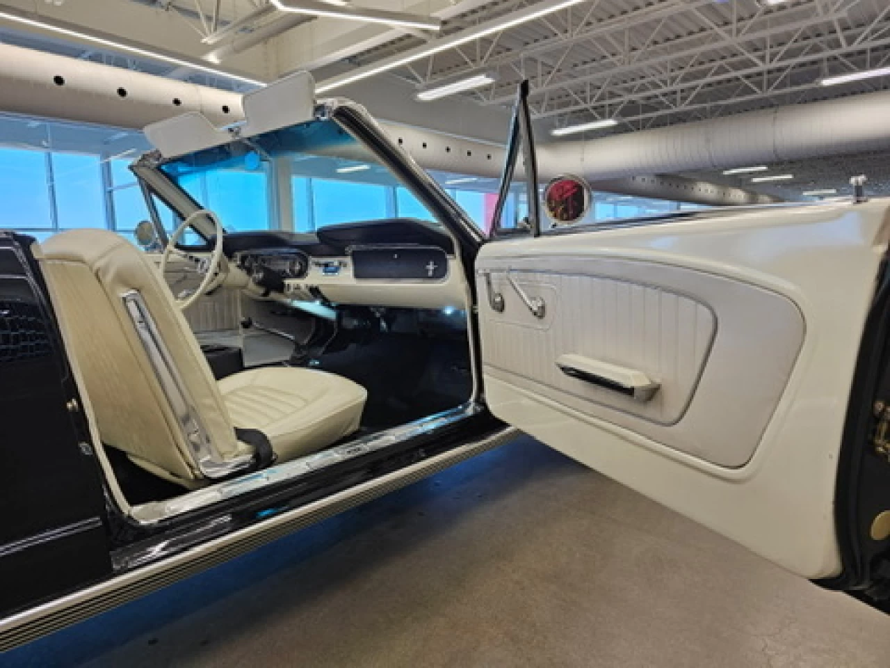 1965 Ford Mustang Ford Mustang Convertible Image principale