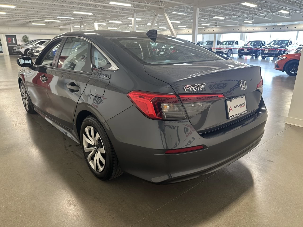 2024 Honda Civic LX-B Image principale